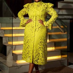 Jolie robe en dentelle